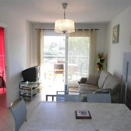 T2 Proche Centre Ville St Raphael *